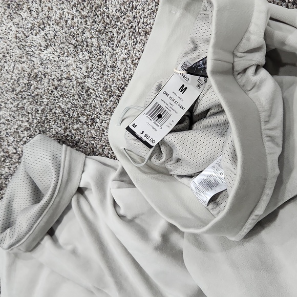 Addidas One Velour Men's Medium Basketball Lounge Pants.  Metal Grey - Picture 4 of 5